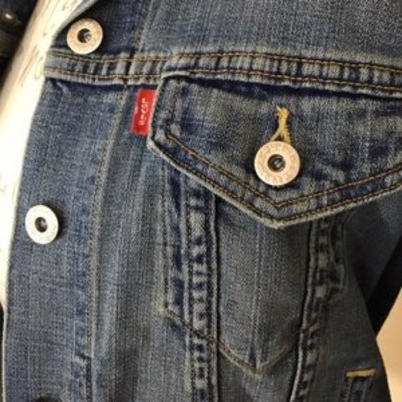 Vintage Levi's jean jacket, size S - Picture 3 of 4